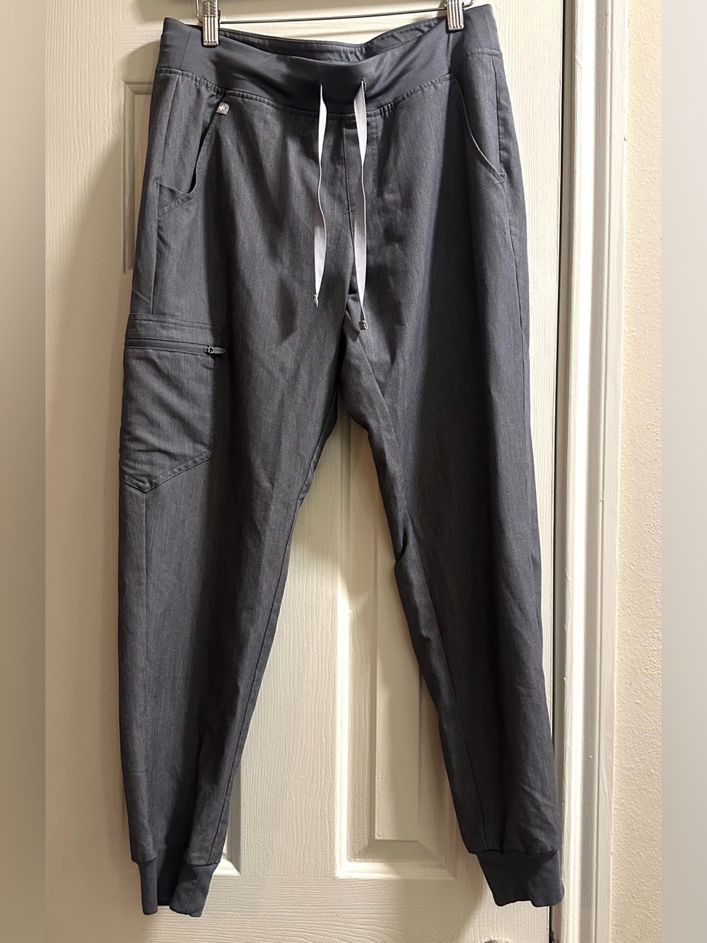 Figs Woman’s Zamora 2.0 Charcoal Jogger Pants Medium